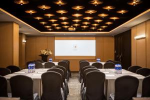 Arthur Hotel Luogang Xiangang Metro Guangzhou-Free Breakfast and Free Afternoon Teaにあるビジネスエリアまたは会議室