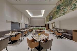 Restaurace v ubytování Click Collection Shikrapur, Ranjangaon