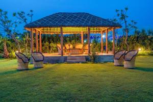 Vrt ispred objekta MST Farm And Resort