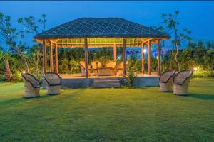 Vrt ispred objekta MST Farm And Resort