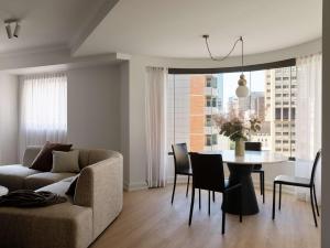 Posezení v ubytování Adina Apartment Hotel Sydney Town Hall