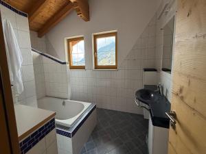 Kúpeľňa v ubytovaní Chalet in Stubai Valley near Ski Slopes
