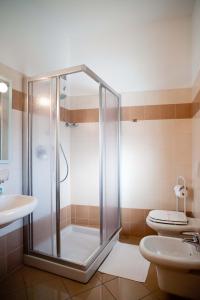 Koupelna v ubytování Casa Citella + 37 fotografií