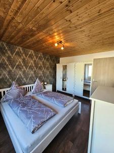 Afbeelding uit fotogalerij van Ferienhaus Baumann mit Garten in Furth im Wald +4 foto's