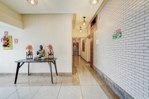 Fotografie z fotogalerie ubytování Super Townhouse Krishnagiri formerly Vijay Inn v destinaci Krishnagiri