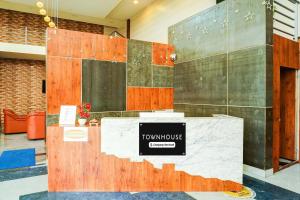 Fotografie z fotogalerie ubytování Super Townhouse Krishnagiri formerly Vijay Inn v destinaci Krishnagiri