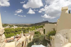 widok na wioskę z balkonu domu w obiekcie La Manga Club Resort - Los Molinos 567 w mieście Atamaría