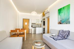 Kuchyň nebo kuchyňský kout v ubytování ALOS SUITES ex-Possirama Bay aparts
