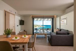 Χώρος καθιστικού στο Altius Blue Apartments