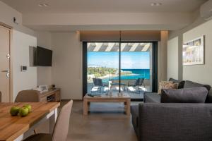 Χώρος καθιστικού στο Altius Blue Apartments