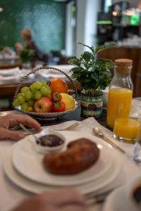 Jedlo v ubytovaní bed & breakfast alebo blízkom okolí