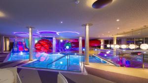 Bazén v ubytování Hotel Seehof nebo v jeho okolí