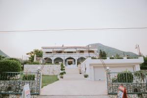 Imagine din galeria proprietății Roptro Rooms în Parga