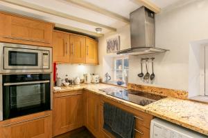 Køkken eller tekøkken på Cherry Tree Cottage - 3 Bed Countryside Retreat!