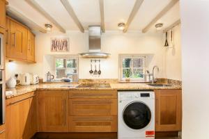 Køkken eller tekøkken på Cherry Tree Cottage - 3 Bed Countryside Retreat! + 12 billeder