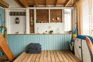 基督城Stargazing Beach Hut on Mudeford Sandbank with wake up sea views的相册照片