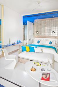 Postel nebo postele na pokoji v ubytování Sofitel Tamuda Bay Beach And Spa