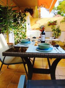 Zdjęcie z galerii obiektu Apartamento Las 3P Piscina, Paz y Patio privado w mieście Fuengirola