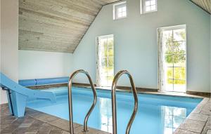 Πισίνα στο ή κοντά στο Stunning Home In Ringkøbing With Sauna
