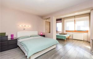 Posteľ alebo postele v izbe v ubytovaní 1 Bedroom Gorgeous Apartment In Rijeka