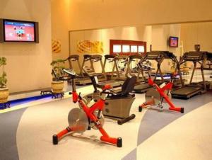 Fitnesscenter och/eller fitnessfaciliteter på Grand Metropark Wanshi Hotel Taiyuan