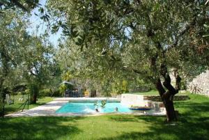 Πισίνα στο ή κοντά στο The Olive House, Garden and Pool