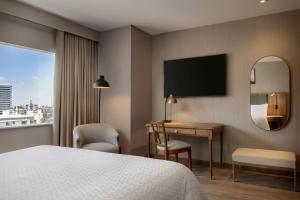 Letto o letti in una camera di Four Points by Sheraton Tequendama, Bogota