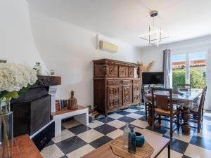 Televisyen dan/atau pusat hiburan di Holiday Home La Pitchoune by Interhome +22 gambar