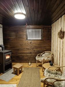 Khu vực ghế ngồi tại Saaren keidas, maaseudulla - Rukalle alle 30min - An Island oasis in the countryside +36 ảnh