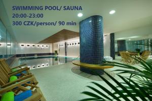 Bazén v ubytování EA Hotel Julis nebo v jeho okolí