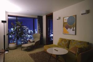 Posezení v ubytování THE AOYAMA GRAND HOTEL