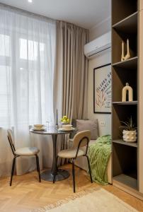 Posezení v ubytování Old Town - Carada 5 - UrbanNest Bucharest