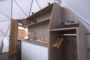Kuchyň nebo kuchyňský kout v ubytování Namora Domo Experience
