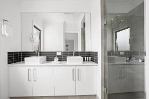 Gallery image of Domi Rentals - The Browns Residence in Clayton North