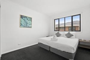 Gallery image of Domi Rentals - The Browns Residence in Clayton North +4 photos