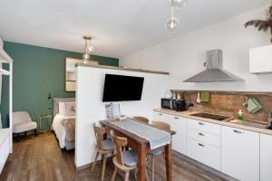 Kuchyň nebo kuchyňský kout v ubytování Chalet Elegance