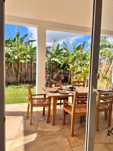 Κήπος έξω από το Villa Taamoyo - Entire Villa with Private Pool