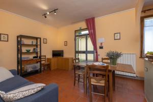 TV a/nebo společenská místnost v ubytování Agriturismo Metina