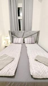 Fotografie z fotogalerie ubytování XBRO 4 3 Comfortable rooms in Lugner City area ve Vídni