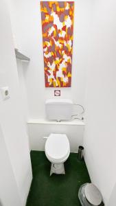 Fotografie z fotogalerie ubytování XBRO 4 3 Comfortable rooms in Lugner City area ve Vídni