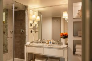 Un baño de Corinthia Palace Malta