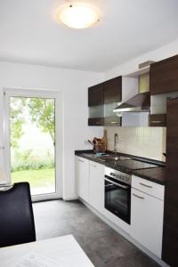 Küche/Küchenzeile in der Unterkunft Haus Storjohann Dagebüll