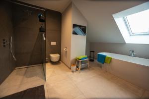 Ferienhaus Gîte Al Scheier Tarchamps的一间浴室