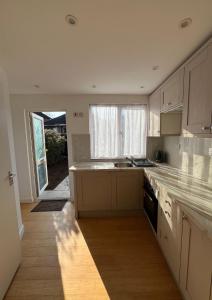 Køkken eller tekøkken på Studio in Greenford - 20 mins to Heathrow or London
