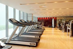Fitness centrum a/nebo fitness zařízení v ubytování Park Rotana Abu Dhabi
