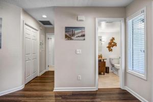 Koupelna v ubytování Sawgrass Serenity - Luxury retreat w pool & patio + 66 fotografií