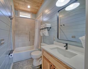 Dudley Creek RV Resort的一间浴室