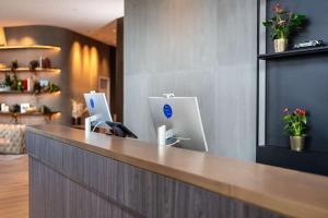 Imagine din galeria proprietății Radisson Blu Hotel at Porsche Design Tower Stuttgart în Stuttgart
