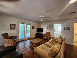 a living room with a couch and a table at Blue Haven in Palenville