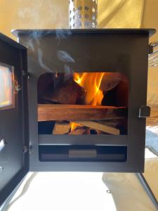 Gallery image of The Warren, Hot Tub and wood burning stove in Brackley